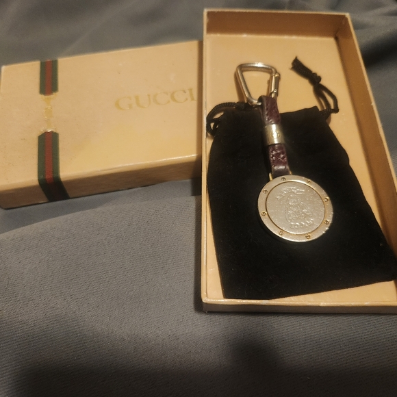 Vintage authentic Gucci keychain and original box - Picture 2 of 11
